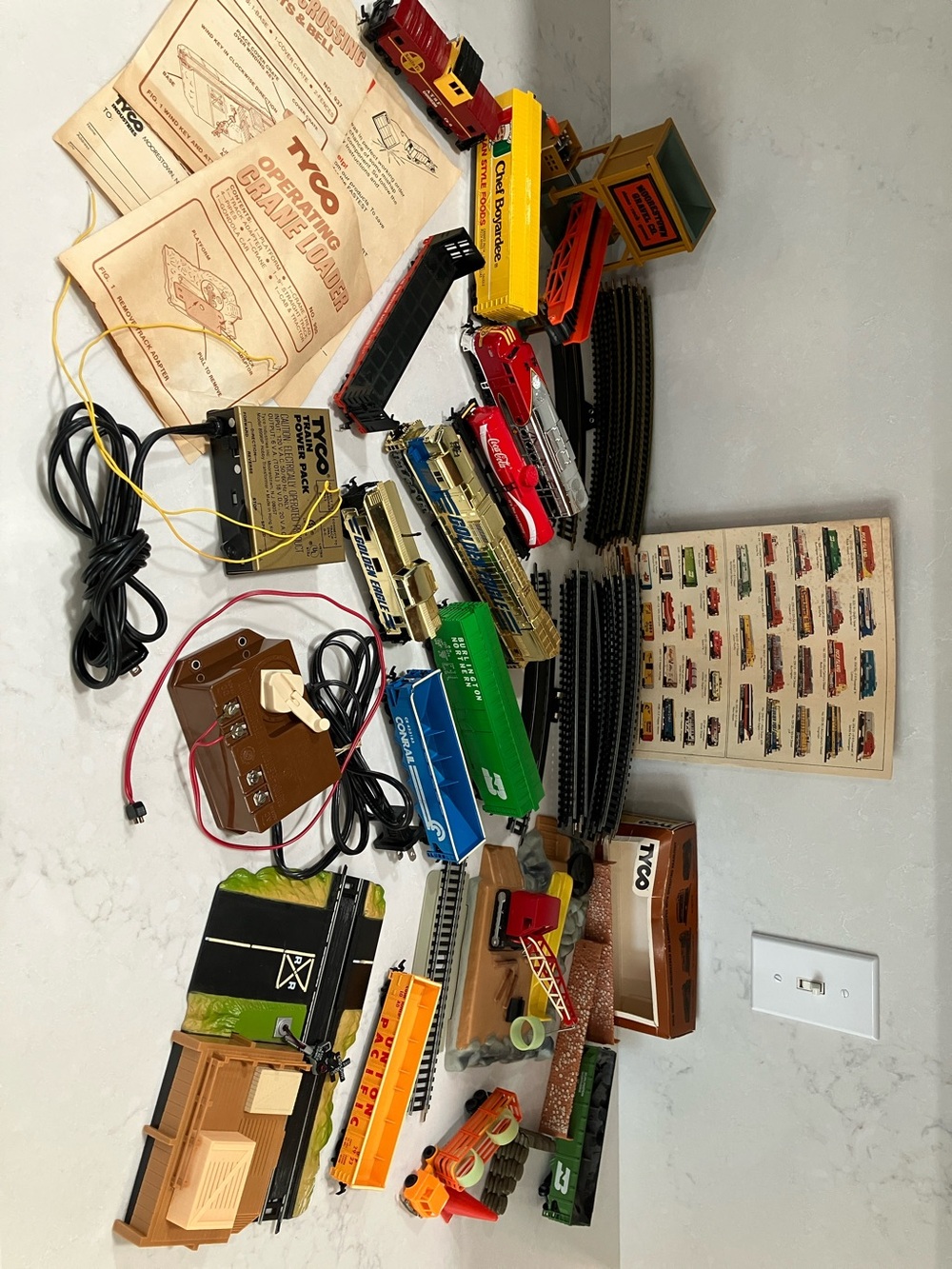 Tyco Train cars, tracks, controls and others pieces